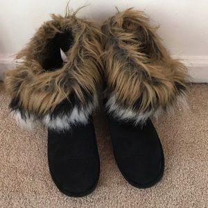 Fur boots